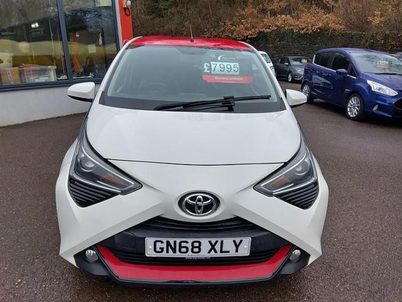 Used Toyota Aygo x-press 2018 White Hatchback