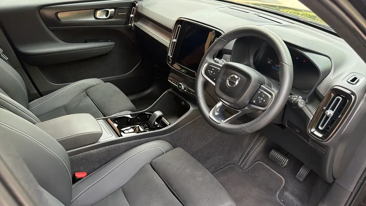 Used Volvo XC40 Ultimate 197 HP (144 kW) 2022 Black SUV