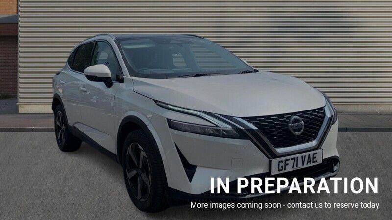 White Used 2021 Nissan Qashqai SUV | £18,650 (A bit pricey) - Image 1/4
