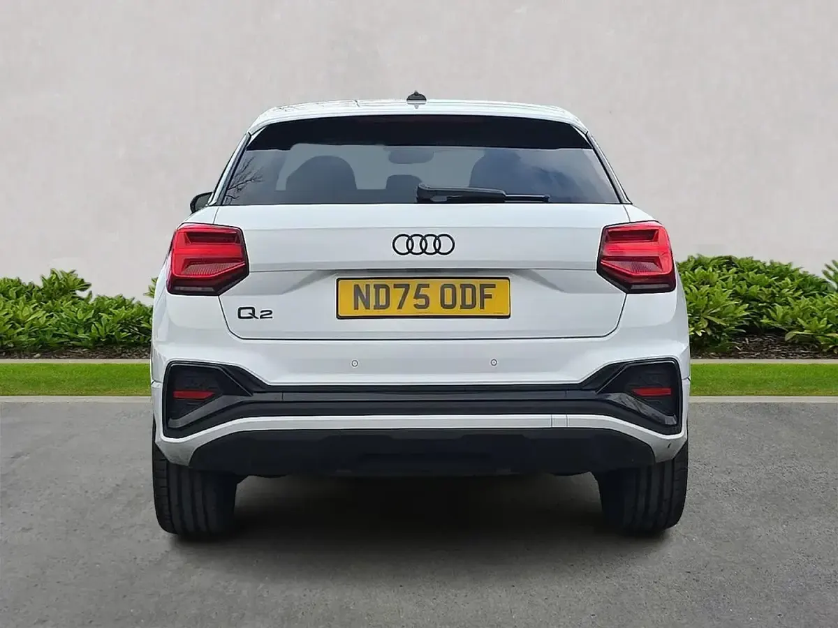 Used Audi Q2 Black Edition 150 HP (110 kW) 2026 White SUV