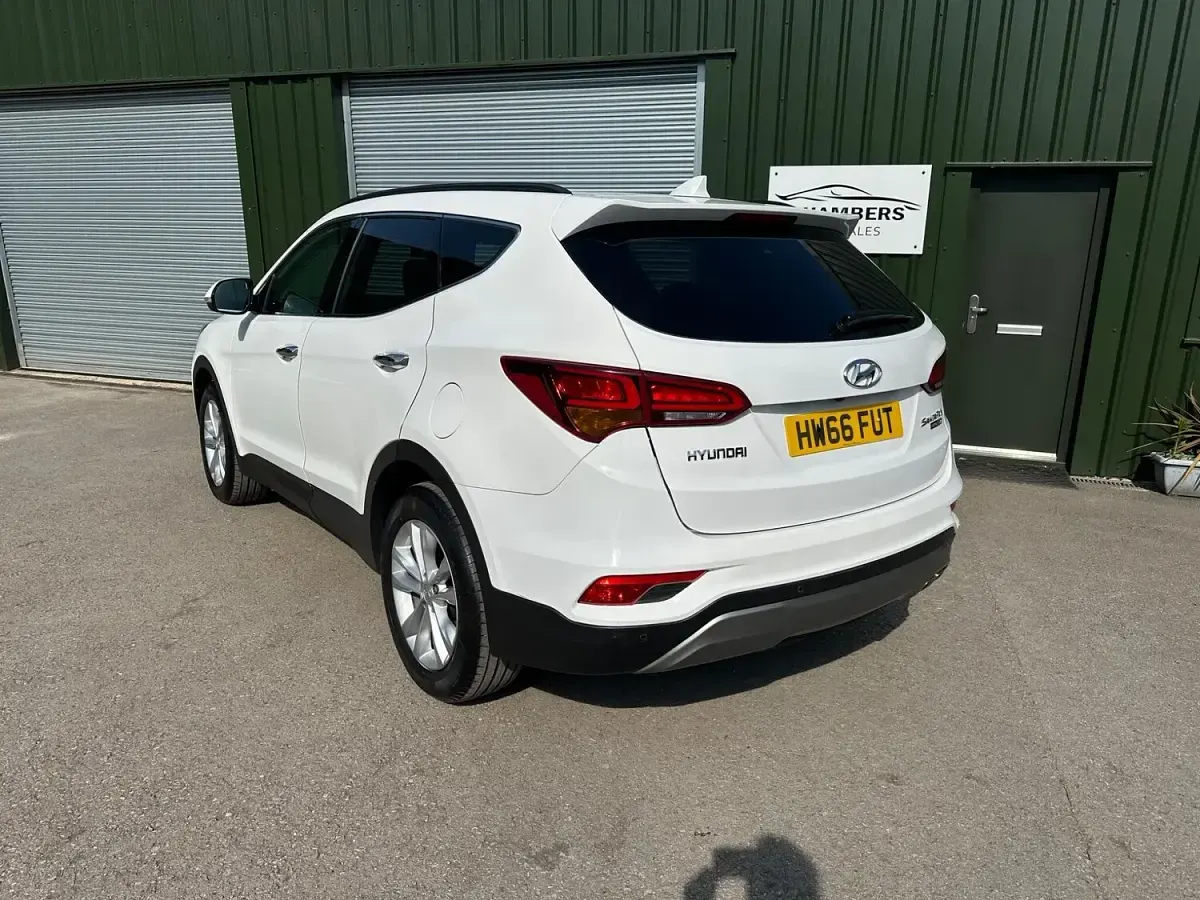 Used Hyundai Santa Fe Premium 200 HP (147 kW) 2016 White SUV