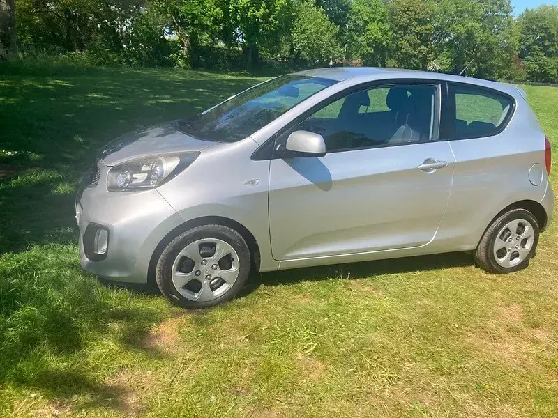 Used Kia Picanto Air 68 HP (50 kW) 2012 Silver Hatchback