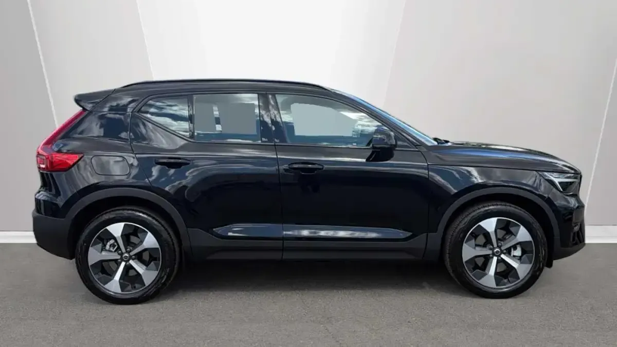 Used Volvo XC40 Plus 194 HP (142 kW) 2027 SUV