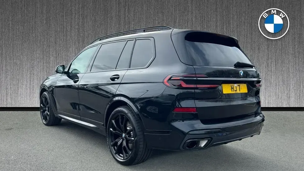 Second-hand BMW X7 M Sport 347 CP (255 kW) 2026 Negru SUV