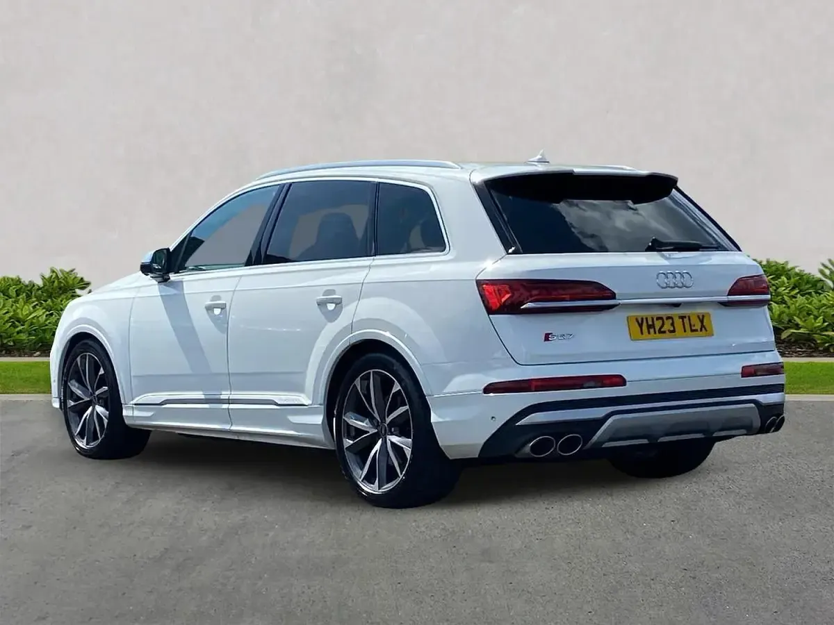 Used Audi Q7 Advanced 507 HP (372 kW) 2023 White SUV