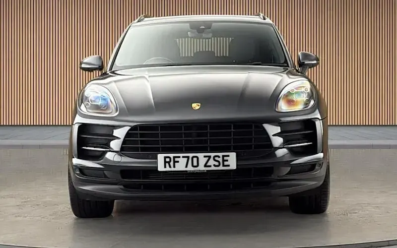 Used Porsche Macan 252 HP (185 kW) 2020 Black SUV