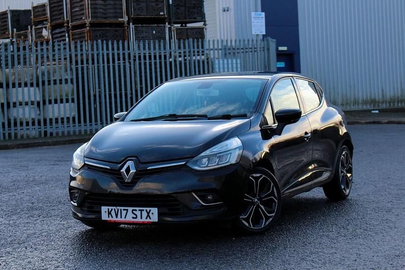Used Renault Clio IV Dynamique 2017 Black Hatchback