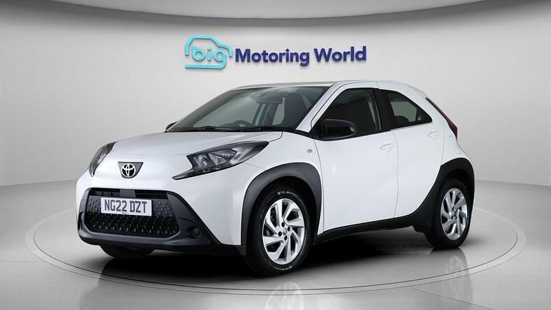 Used Toyota Aygo X PURE 2022 White SUV