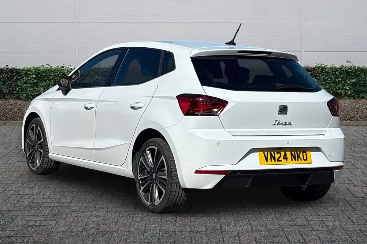 Begagnad Seat Ibiza XCELLENCE Lux 2024 Vit Halvkombi