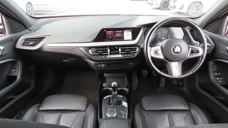 Used BMW 118 M Sport 138 HP (101 kW) 2019 Red Hatchback