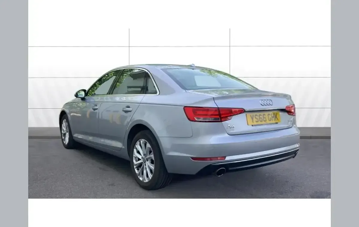 Begagnad Audi A4 Comfort 187 HK (137 kW) 2016 Silver Sedan