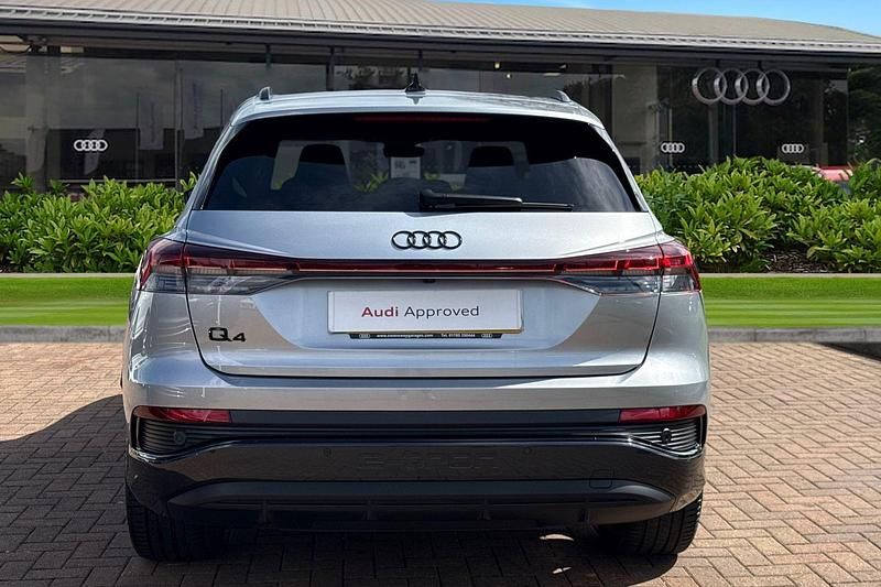 Used Audi Q4 e-tron Black Edition 150 kW (204 HP) 2025 Silver SUV