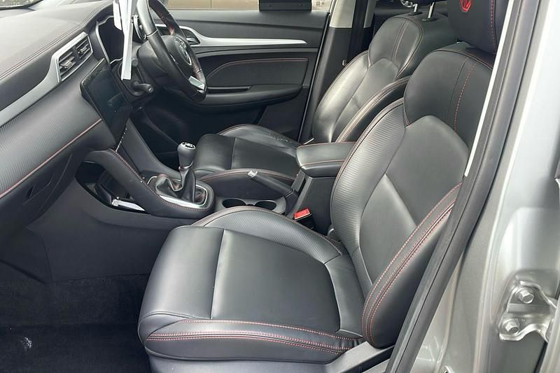 Used MG ZS Exclusive 111 HP (81 kW) 2022 Silver Hatchback