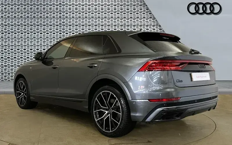 Used Audi Q8 Advanced 286 HP (210 kW) 2023 Grey SUV