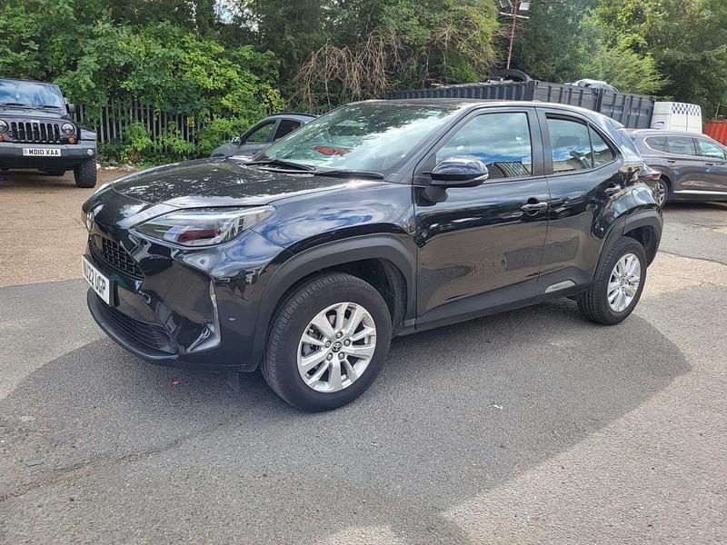 Black Used 2022 Toyota Yaris Hybrid Hatchback | £14,000 (Good price) - Image 1/1