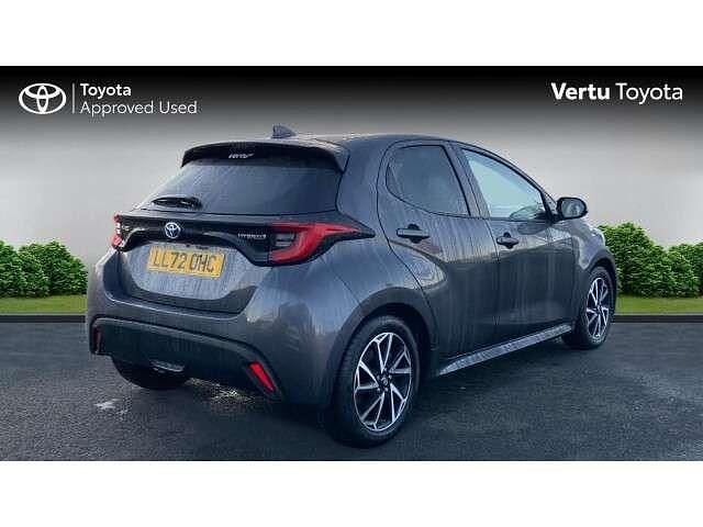 Used Toyota Yaris Hybrid Design 116 HP (85 kW) 2022 Grey Hatchback