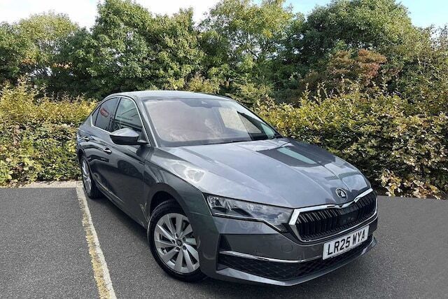 Graphite grey metallic New 2025 Skoda Octavia SE L Hatchback | £29,995 (Expensive) - Image 1/4