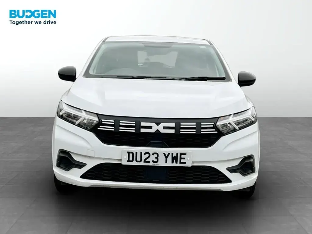 Used Dacia Sandero Essentiel 91 HP (66 kW) 2023 White Hatchback