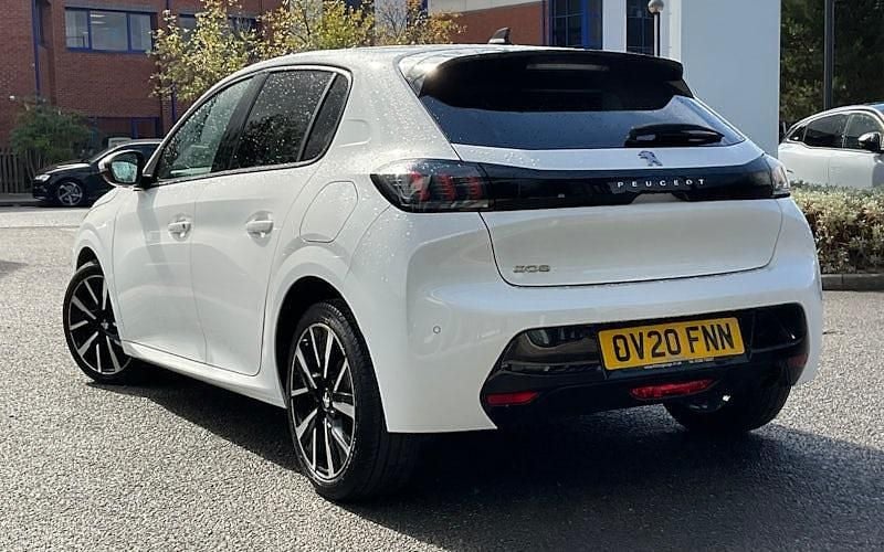 Used Peugeot 208 Allure Premium 102 HP (75 kW) 2022 Hatchback