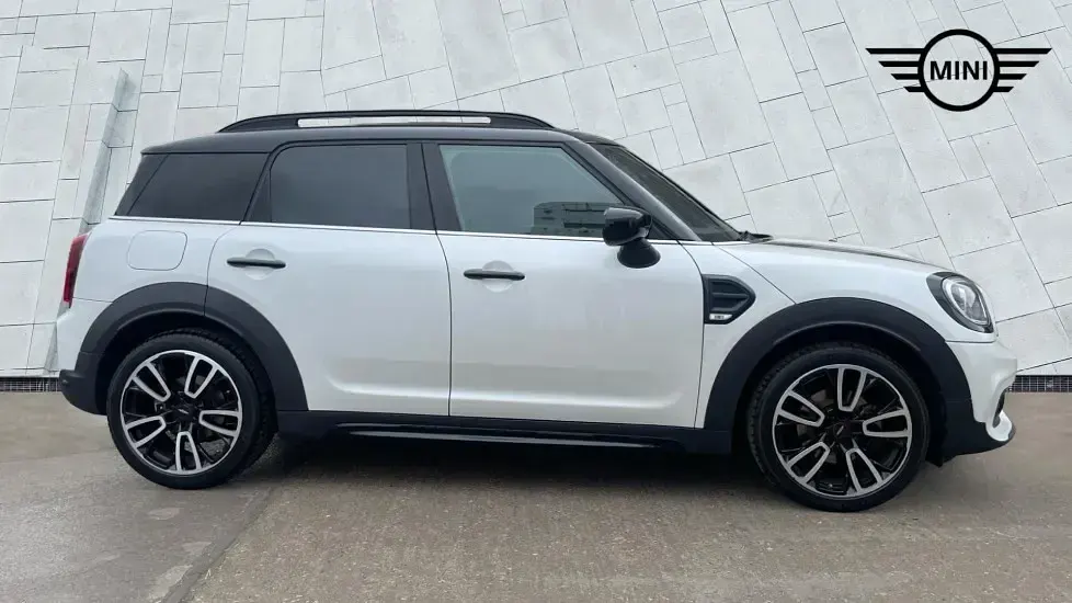 Used Mini Cooper Countryman Sport 134 HP (98 kW) 2023 White SUV