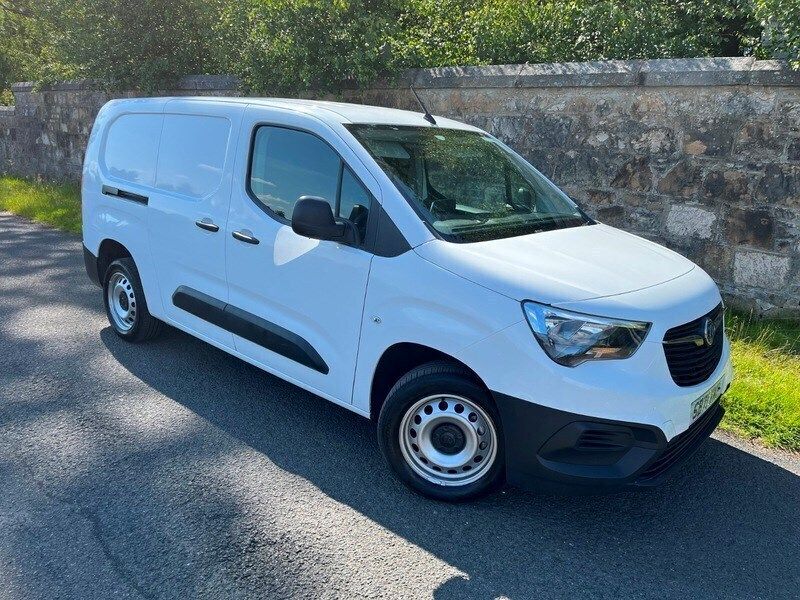 White Used 2022 Vauxhall Combo MPV | £7,000 (Super price) - Image 1/3