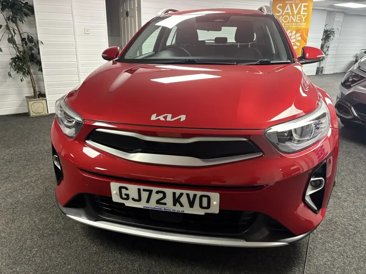 Used Kia Stonic 100 HP (73 kW) 2022 Red SUV