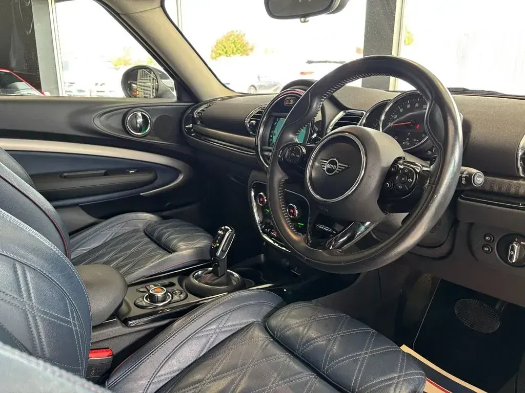 Begagnad Mini Cooper Clubman Exclusive 192 HK (141 kW) 2019 Grå Kombi