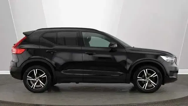 Begagnad Volvo XC40 R-Design 161 HK (118 kW) 2022 SUV