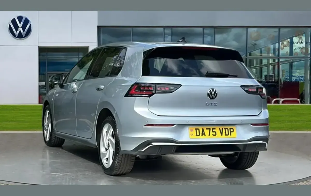 Used VW Golf VIII GTE 267 HP (196 kW) 2026 Silver Hatchback