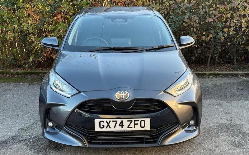 Used Toyota Yaris Hybrid Design 116 HP (85 kW) 2024 Grey Hatchback