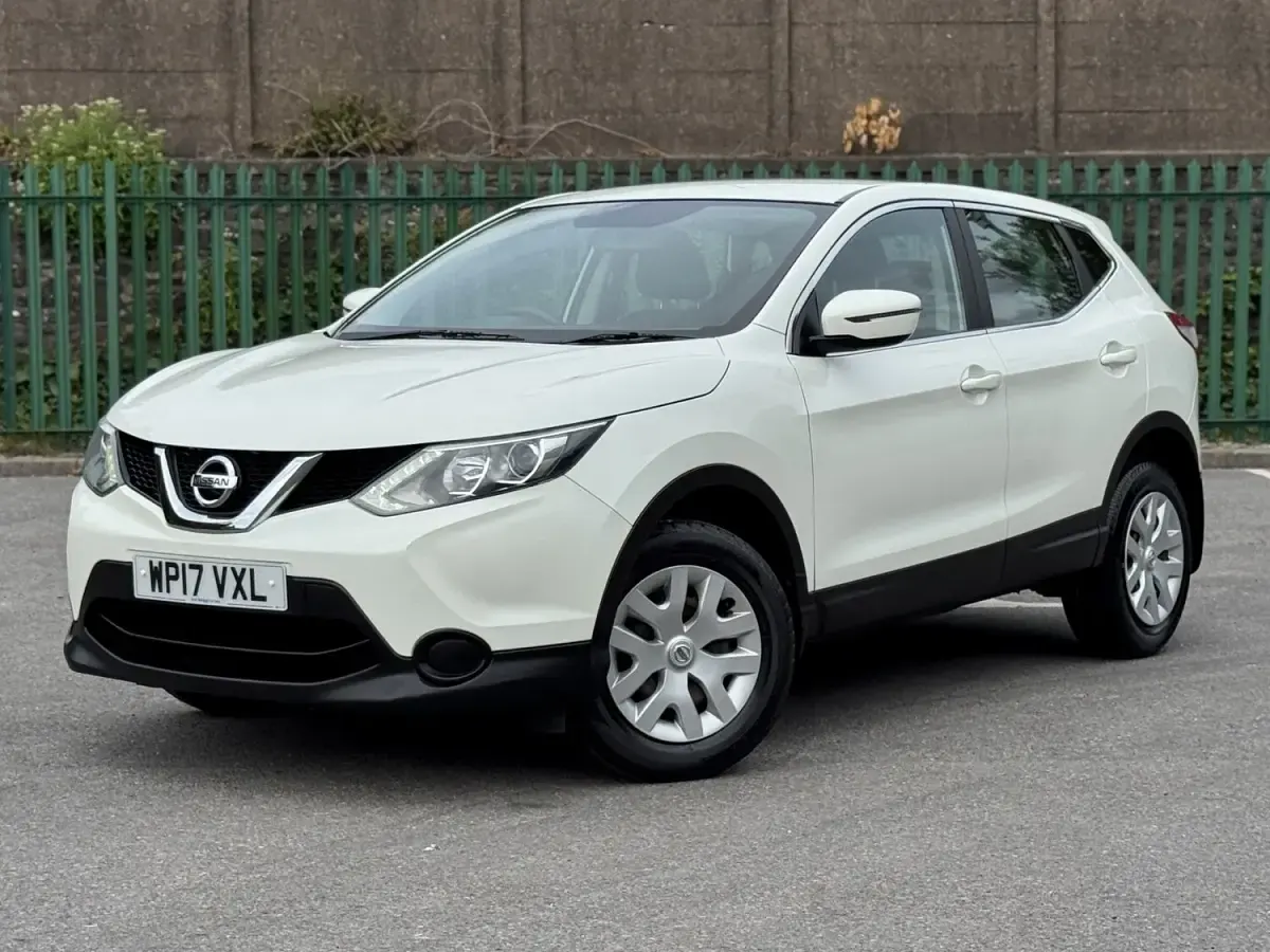 Used Nissan Qashqai Visia 2017 White SUV