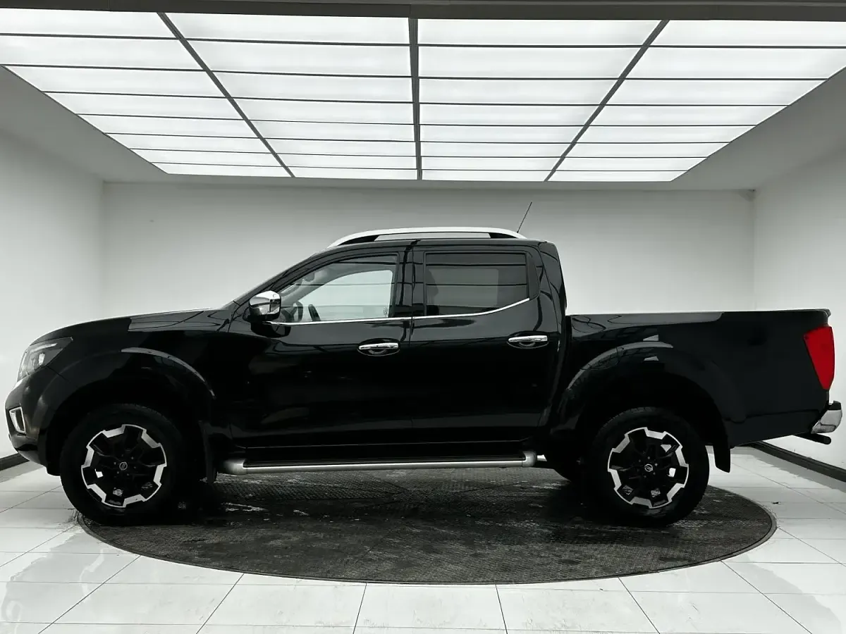 Used Nissan Navara Tekna 190 HP (139 kW) 2020 Black Pickup