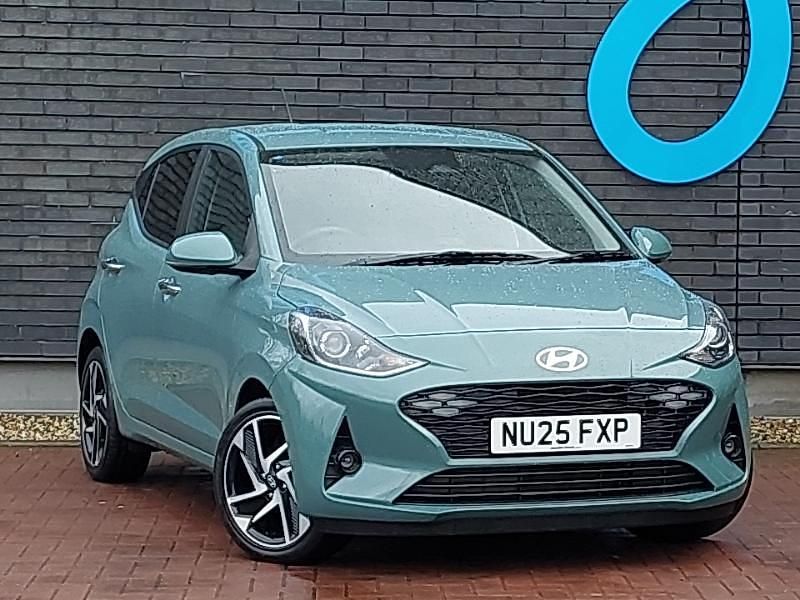 Usado Hyundai i10 Premium 2025 Verde Citadino