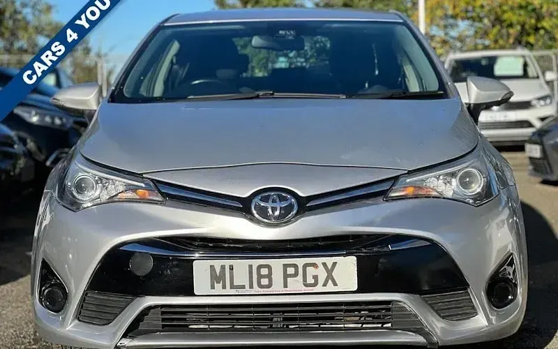 Used Toyota Avensis Active 111 HP (81 kW) 2018 Silver Sedan