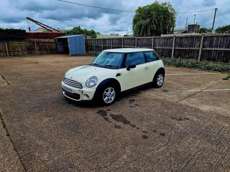 Used Mini One D Hatch 90 HP (66 kW) 2014 White Hatchback