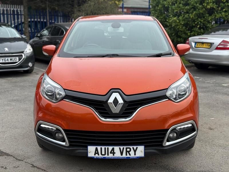 Used Renault Captur Dynamique 90 HP (66 kW) 2014 Orange SUV