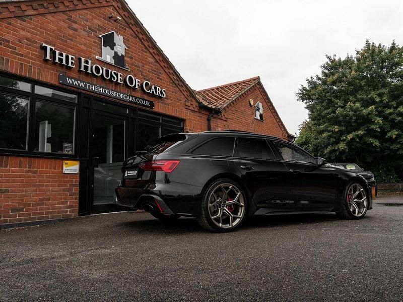Begagnad Audi RS6 Performance 2025 Svart Kombi