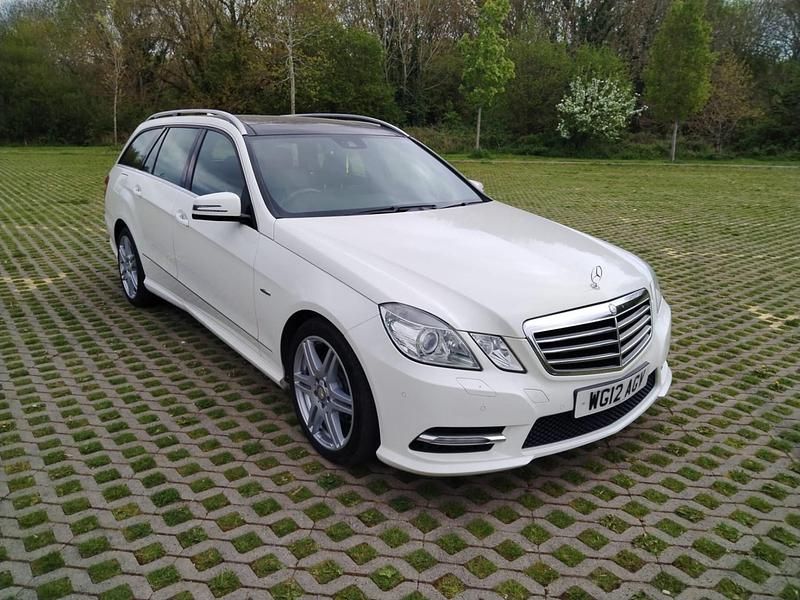 Begagnad Mercedes E350 265 HK (194 kW) 2012 Vit Kombi