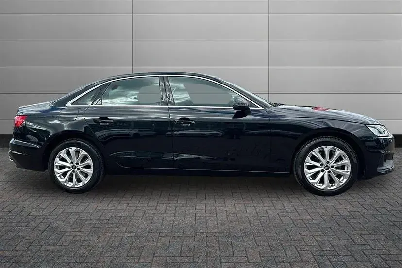 Begagnad Audi A4 Comfort 150 HK (110 kW) 2021 Svart Sedan
