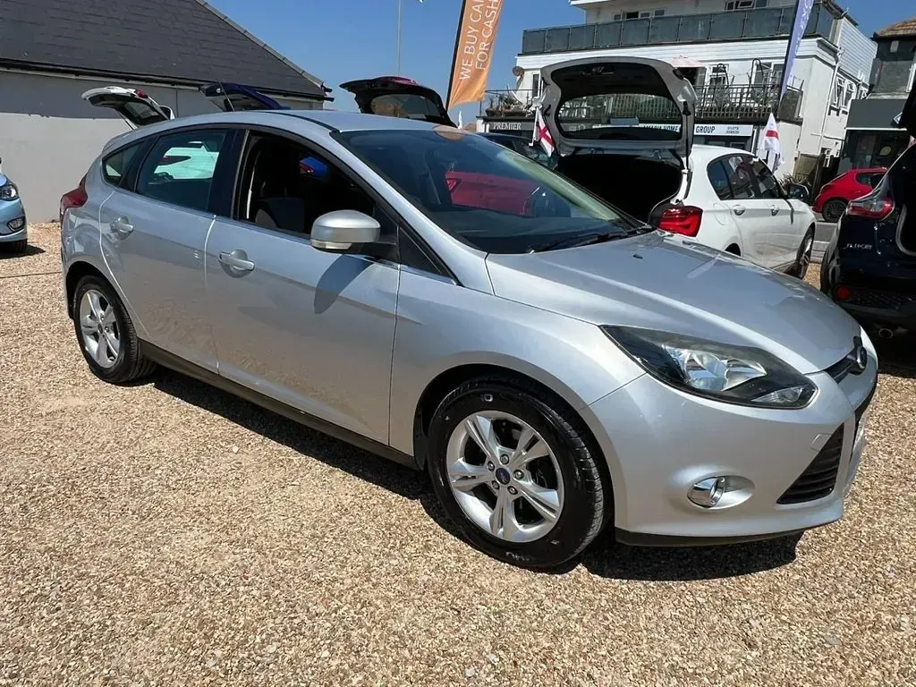 Used Ford Focus Zetec 2014 Silver Hatchback