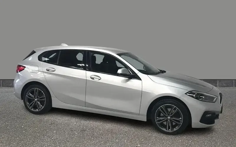 Used BMW 118 Sport Line 140 HP (102 kW) 2019 Hatchback