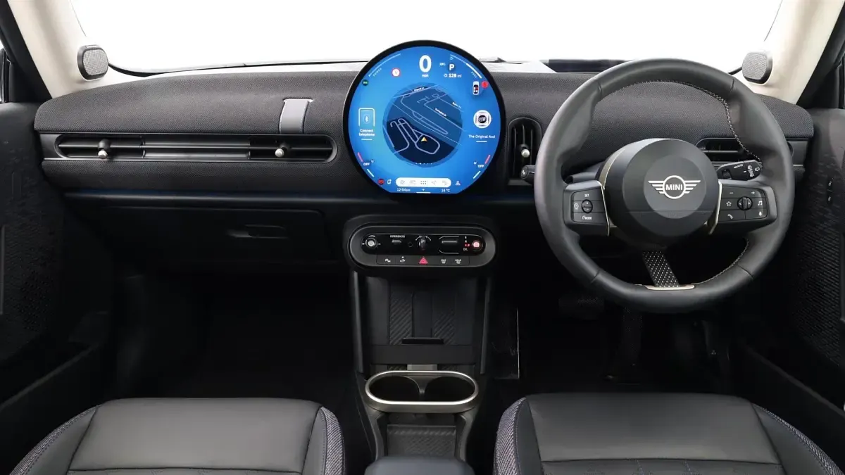 Used Mini Cooper Hatch 113 kW (154 HP) 2025 Black Hatchback