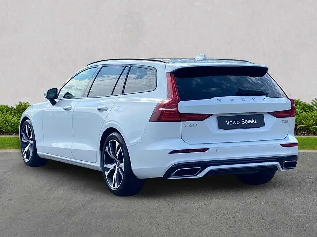 Used Volvo V60 R-Design 250 HP (183 kW) 2020 Estate