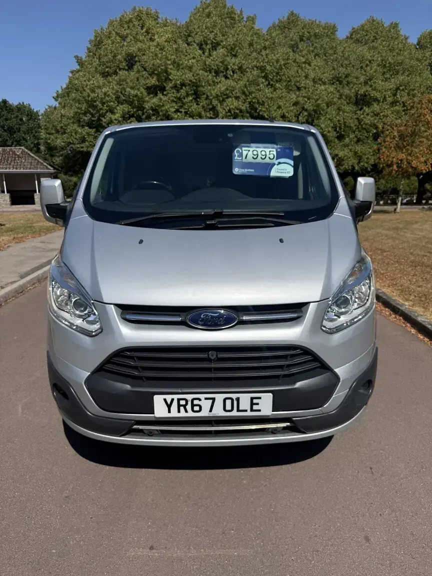 Used Ford Transit Custom Limited 170 HP (125 kW) 2017 Silver Van