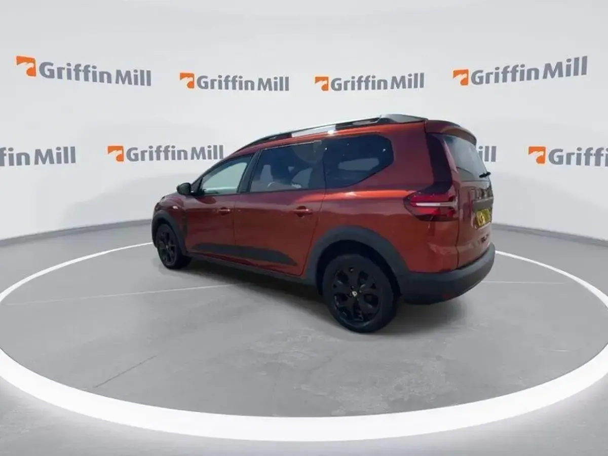 Used Dacia Jogger Extreme 108 HP (79 kW) 2022 Brown MPV