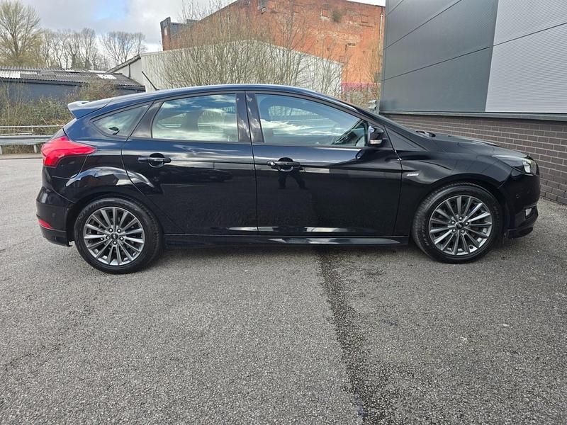 Used Ford Focus ST-Line 150 HP (110 kW) 2017 Black Hatchback