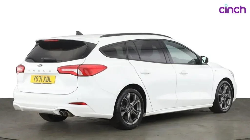 Used Ford Focus ST-Line 120 HP (88 kW) 2022 White Estate