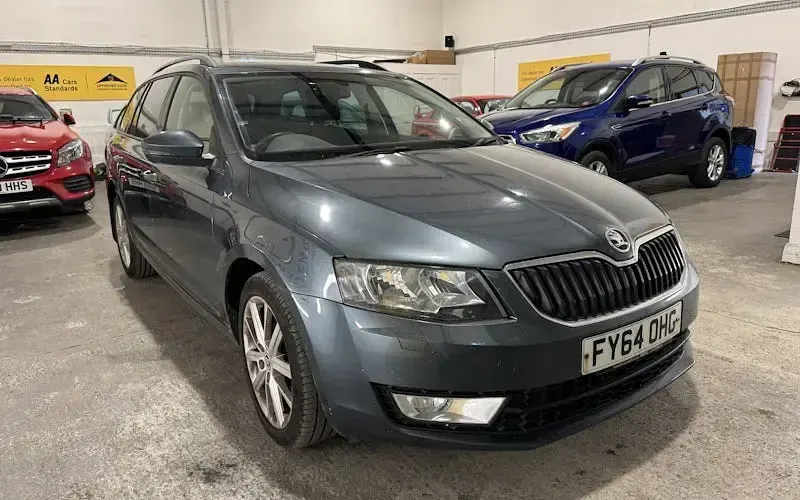 Used Skoda Octavia Elegance 140 HP (102 kW) 2014 Grey Estate