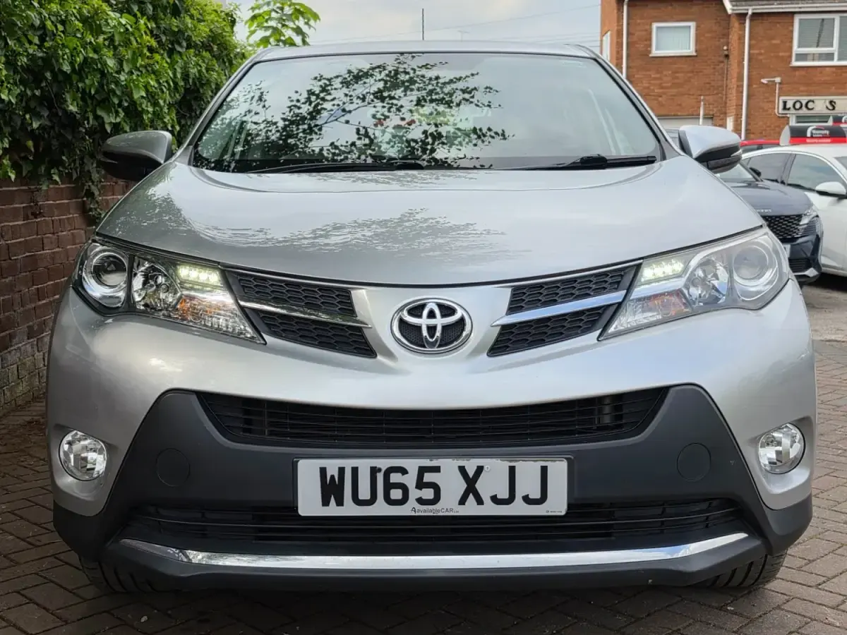Usado Toyota RAV4 124 HP (91 kW) 2015 Prateado SUV