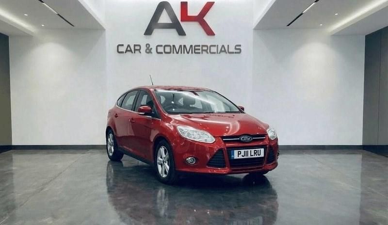 Used Ford Focus Titanium X 115 HP (84 kW) 2011 Red Hatchback